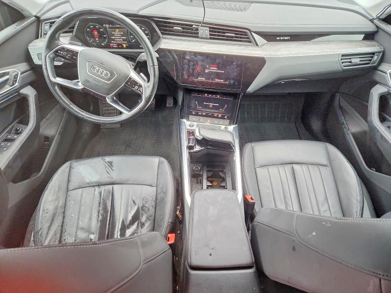 Продажа на аукционе авто 2021 Audi E-tron, vin: WA1AAAGEXMB021371, номер лота: 45570896