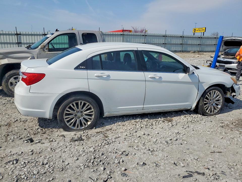 Продажа на аукционе авто 2013 Chrysler 200, vin: 1C3CCBAB6DN685599, номер лота: 48059276