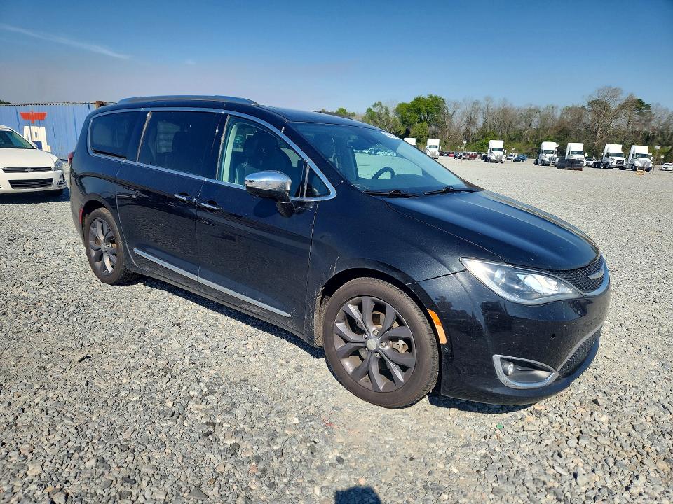 46435896 :رقم المزاد ، 2C4RC1GG0HR721539 vin ، 2017 Chrysler Pacifica مزاد بيع