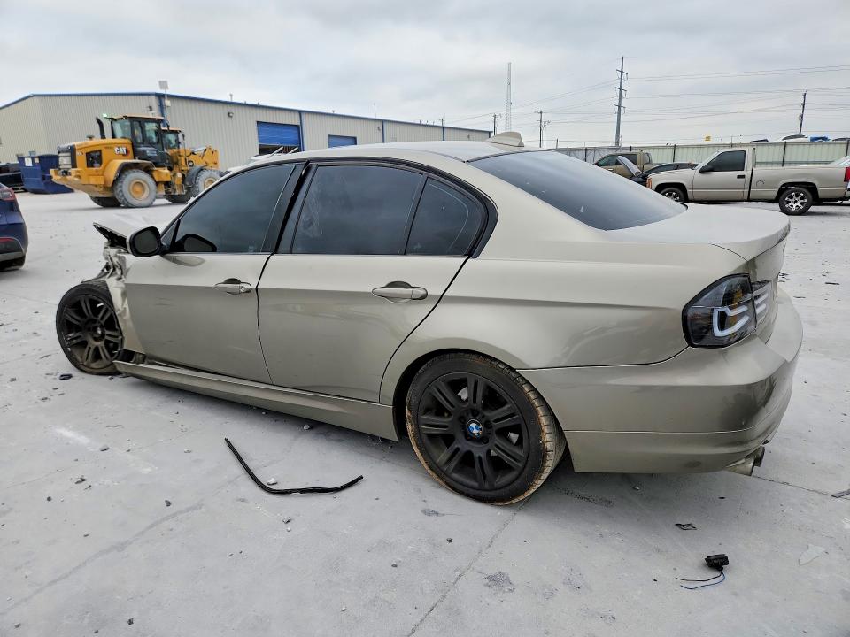 48085176 :رقم المزاد ، WBAPH7G59BNM56471 vin ، 2011 Bmw 328 مزاد بيع