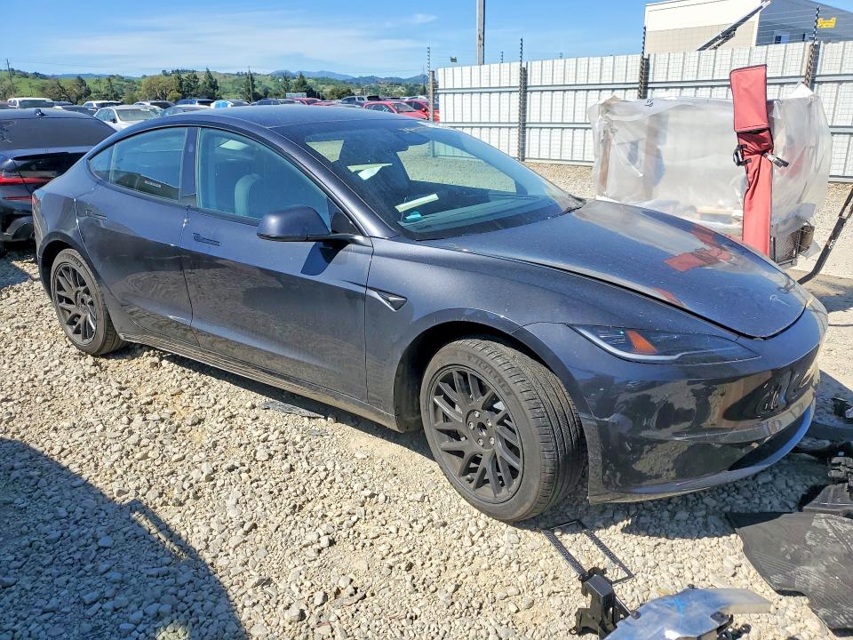 41743336 :رقم المزاد ، 5YJ3E1EA1SF886016 vin ، 2025 Tesla Model 3 مزاد بيع