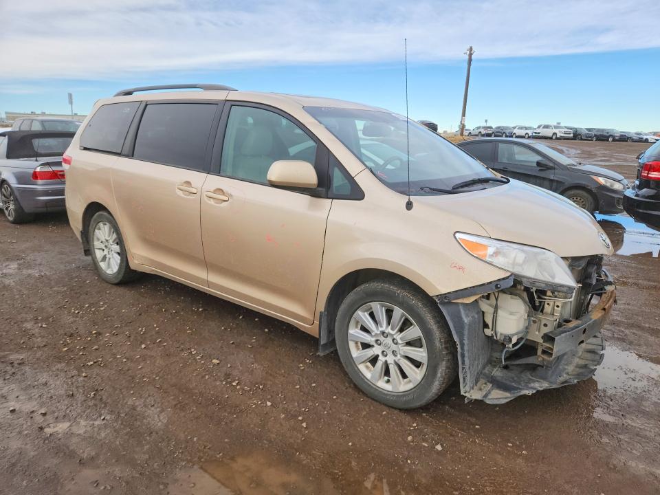 2014 Toyota Sienna მანქანა იყიდება აუქციონზე, vin: 5TDDK3DC6ES088087, აუქციონის ნომერი: 46088716