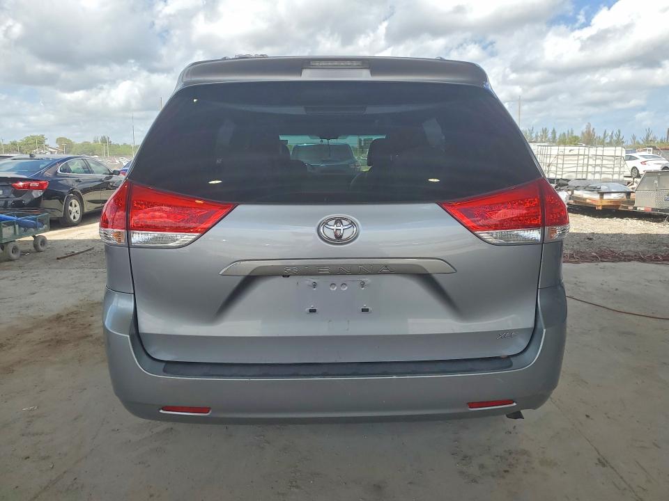 Aukcja sprzedaży 2011 Toyota Sienna, vin: 5TDYK3DC2BS103844, numer aukcji: 46776756