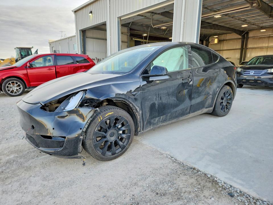 45898046 :رقم المزاد ، 5YJYGDEEXMF097161 vin ، 2021 Tesla Model Y مزاد بيع