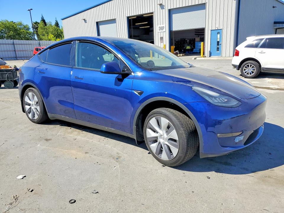 47233896 :رقم المزاد ، 5YJYGDEE1MF172815 vin ، 2021 Tesla Model Y مزاد بيع