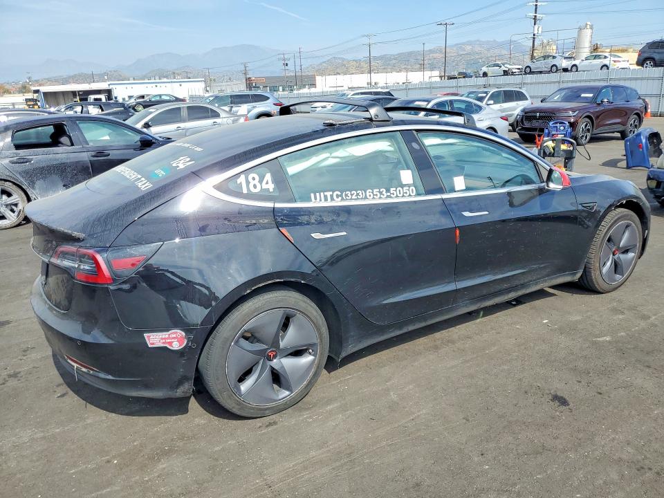 47786486 :رقم المزاد ، 5YJ3E1EA2LF606475 vin ، 2020 Tesla Model 3 مزاد بيع