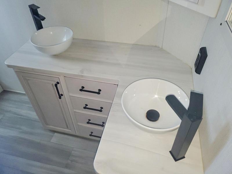 Продажа на аукционе авто 2024 Keystone Residence, vin: 4YDTREU29RW160235, номер лота: 41810956