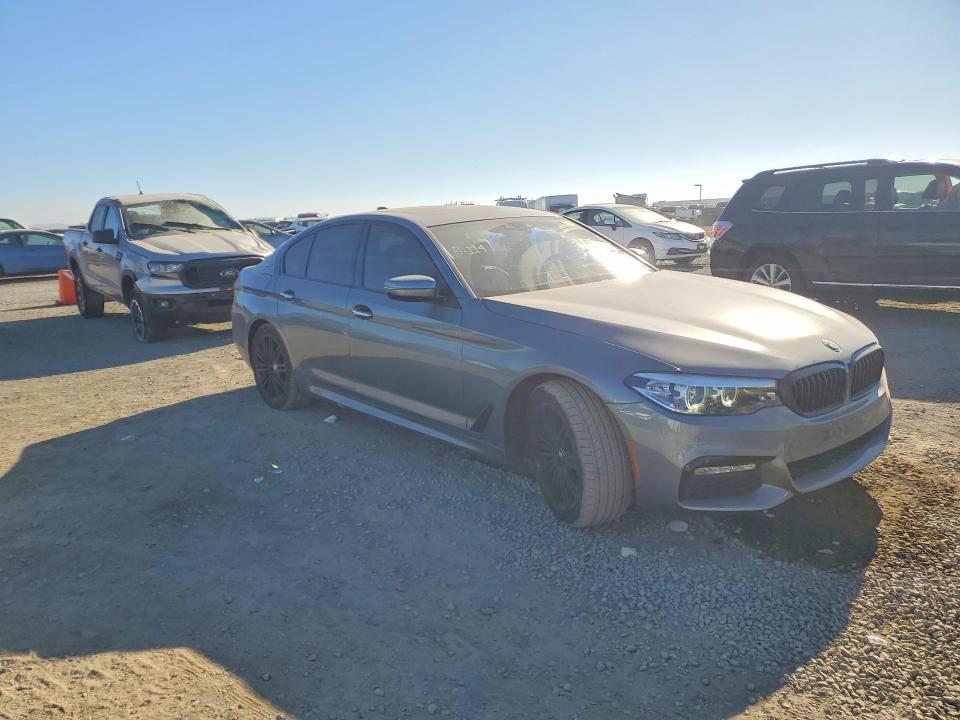 47639816 :رقم المزاد ، WBAJA9C57JB251985 vin ، 2018 Bmw Motorrad 530e مزاد بيع