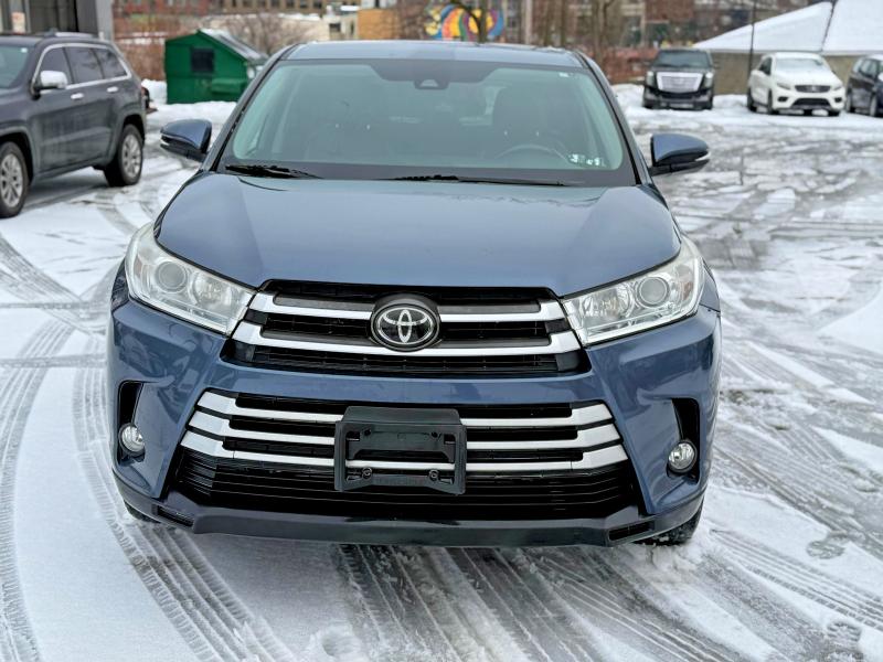 45568616 :رقم المزاد ، 5TDBZRFH5JS910676 vin ، 2018 Toyota Highlander مزاد بيع