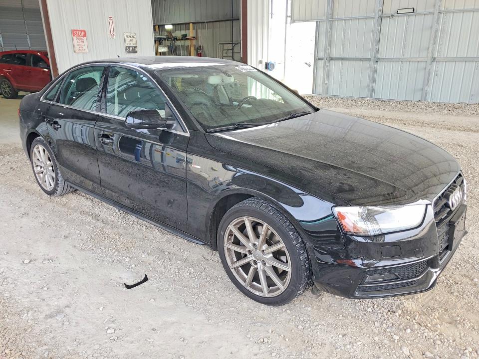 46870556 :رقم المزاد ، WAUFFAFL6FN003817 vin ، 2015 Audi A4 مزاد بيع