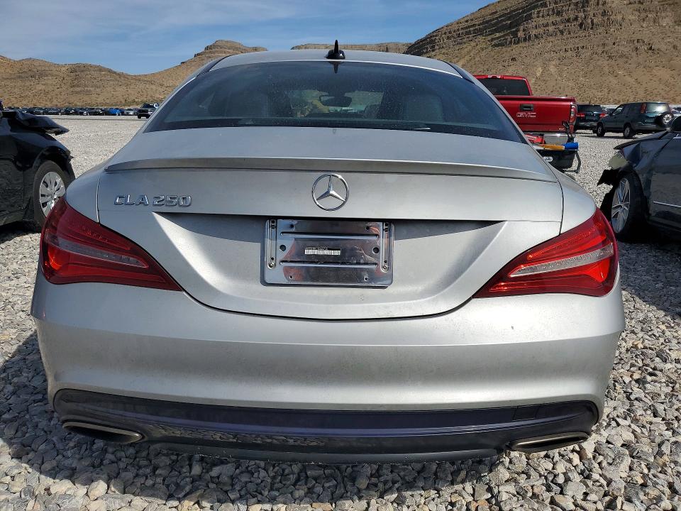 47652766 :رقم المزاد ، WDDSJ4EB1JN566718 vin ، 2018 Mercedes-benz Cla مزاد بيع