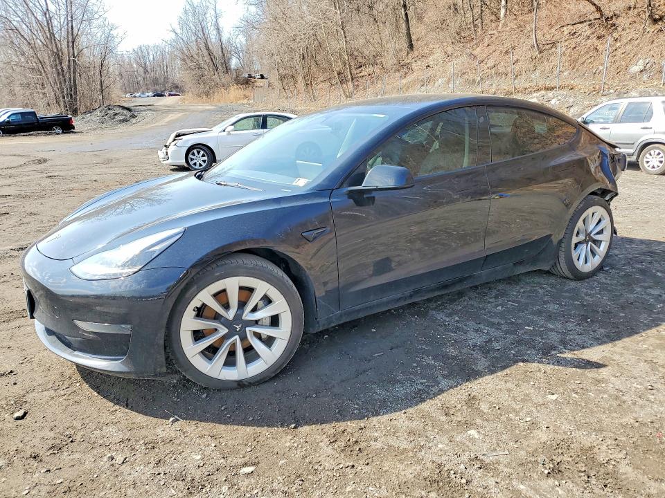 46733226 :رقم المزاد ، 5YJ3E1EA3NF188883 vin ، 2022 Tesla Model 3 مزاد بيع