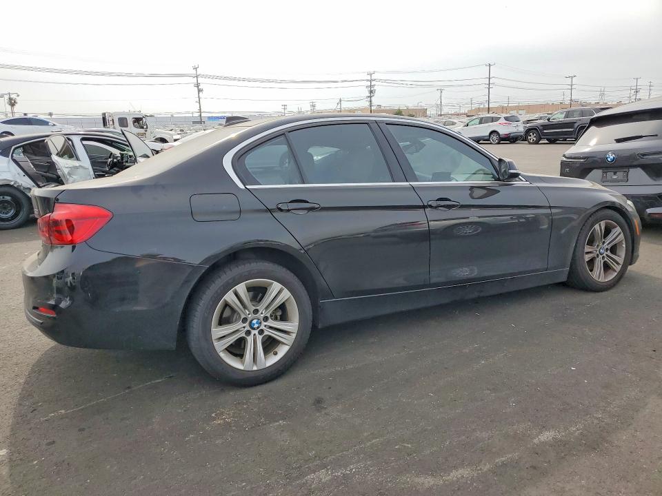 48129306 :رقم المزاد ، WBA8B9G32HNU53940 vin ، 2017 Bmw 330 مزاد بيع