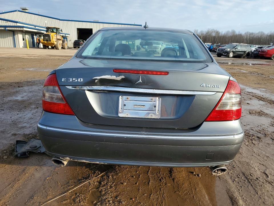2008 Mercedes-benz E მანქანა იყიდება აუქციონზე, vin: WDBUF87XX8B267954, აუქციონის ნომერი: 41736136