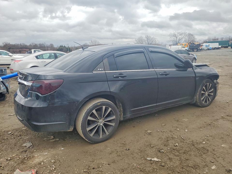 2013 Chrysler 200 მანქანა იყიდება აუქციონზე, vin: 1C3CCBCG5DN617125, აუქციონის ნომერი: 46340736