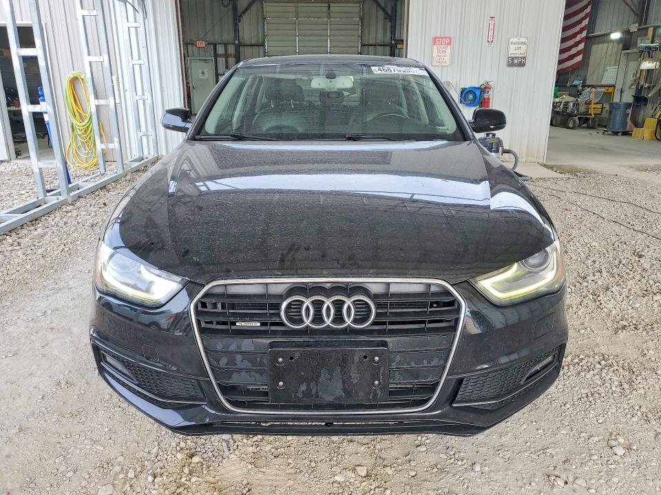 46870556 :رقم المزاد ، WAUFFAFL6FN003817 vin ، 2015 Audi A4 مزاد بيع