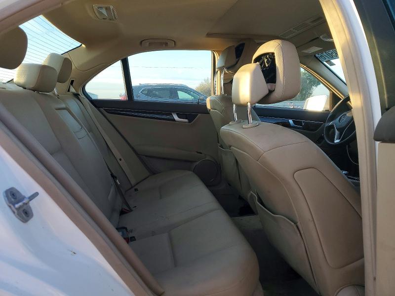 Продажа на аукционе авто 2013 Mercedes-benz C, vin: WDDGF4HB6DR263546, номер лота: 46395076