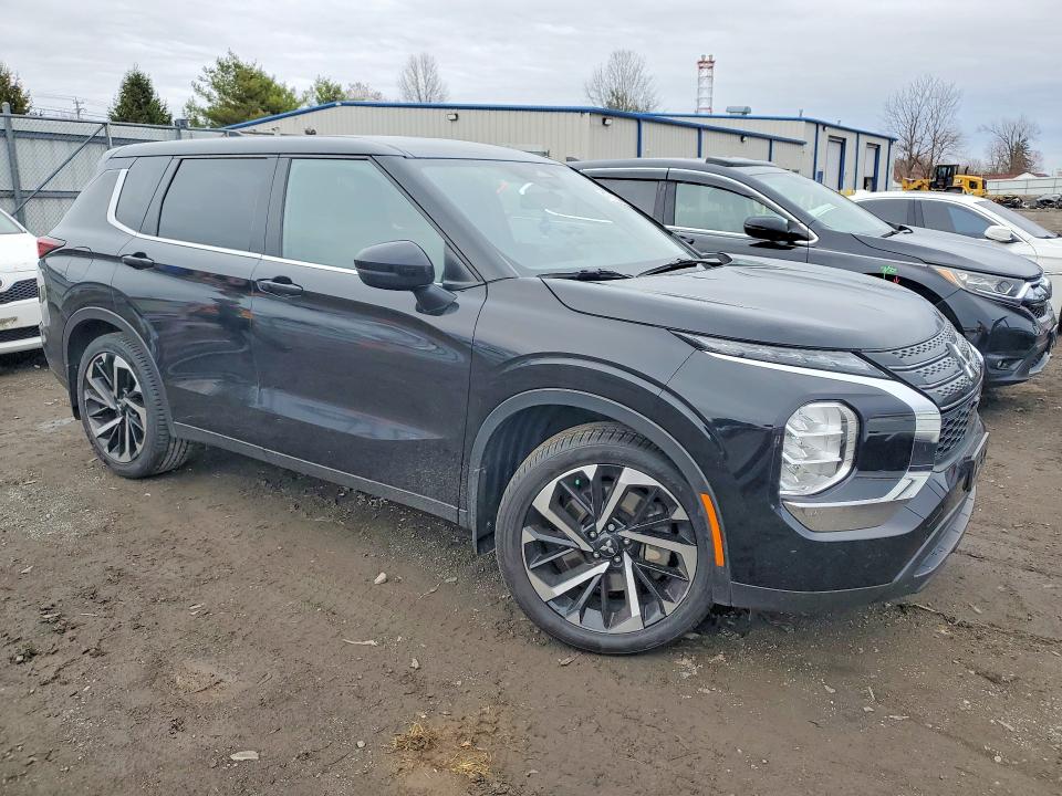 Продаж на аукціоні авто 2022 Mitsubishi Outlander, vin: JA4J3TA88NZ073373, номер лоту: 47713316