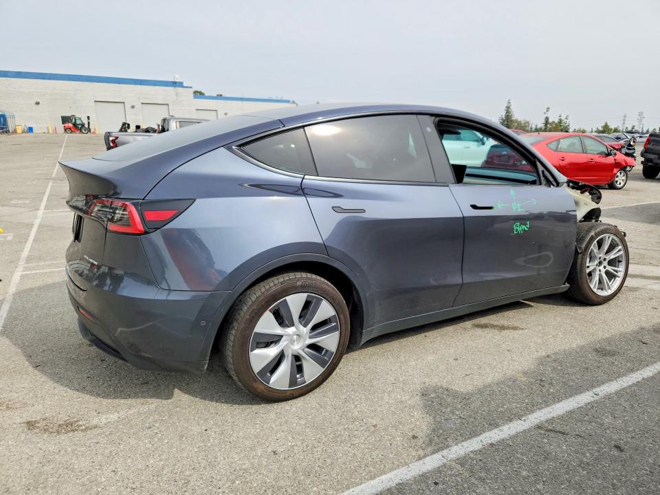 48104936 :رقم المزاد ، 5YJYGDEE1LF043844 vin ، 2020 Tesla Model Y مزاد بيع