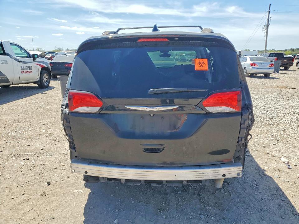 45980906 :رقم المزاد ، 2C4RC1FG3JR122674 vin ، 2018 Chrysler Pacifica مزاد بيع