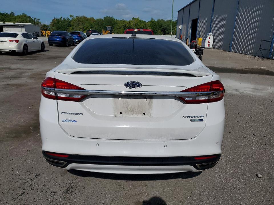 48129036 :رقم المزاد ، 3FA6P0D9XJR188239 vin ، 2018 Ford Fusion مزاد بيع