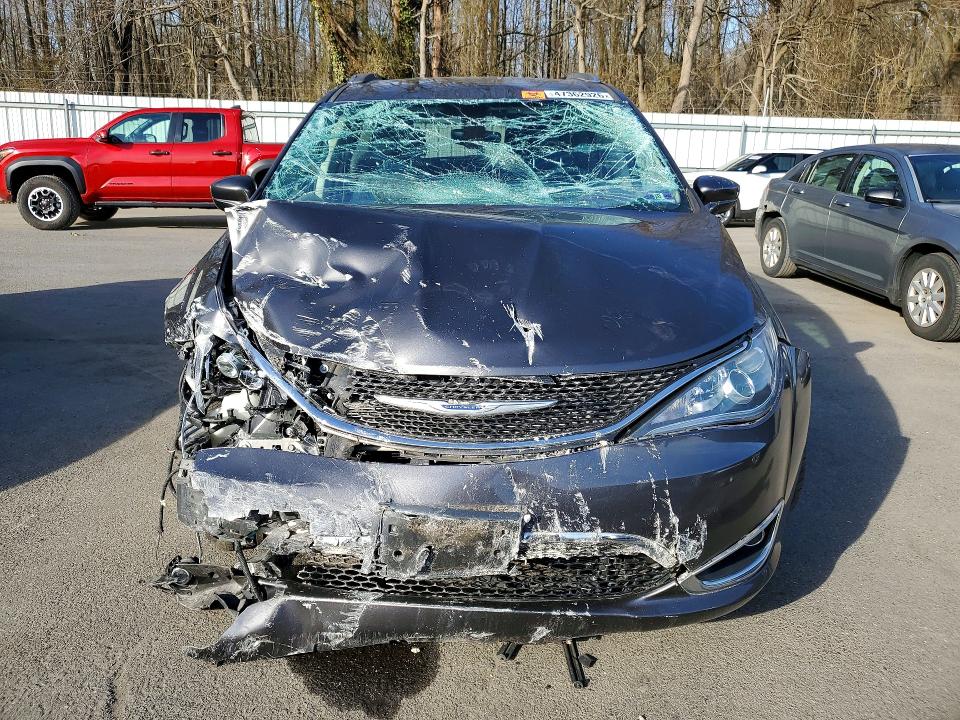 2019 Chrysler Pacifica მანქანა იყიდება აუქციონზე, vin: 2C4RC1BGXKR603402, აუქციონის ნომერი: 47362926