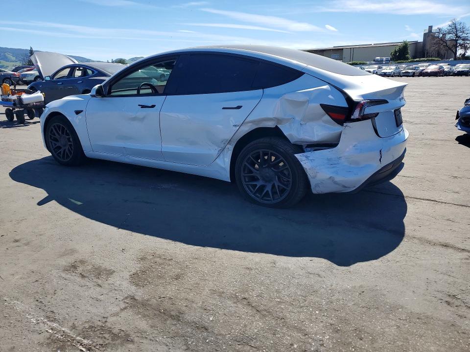 2025 Tesla Model 3 მანქანა იყიდება აუქციონზე, vin: 5YJ3E1EA5SF031870, აუქციონის ნომერი: 47223046