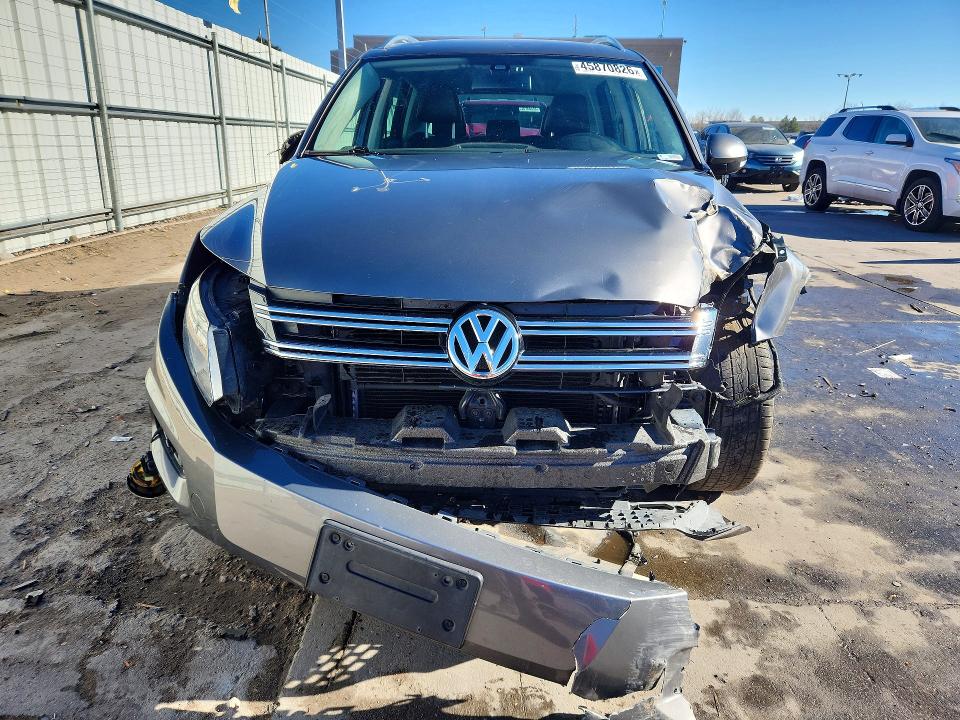2016 Volkswagen Tiguan მანქანა იყიდება აუქციონზე, vin: WVGBV7AX1GW510875, აუქციონის ნომერი: 45870826