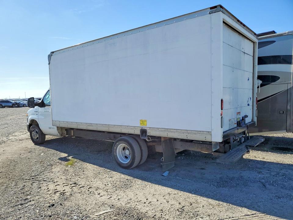 2015 Ford Econoline მანქანა იყიდება აუქციონზე, vin: 1FDWE3FL8FDA25689, აუქციონის ნომერი: 46262516