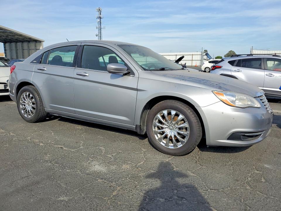 47803736 :رقم المزاد ، 1C3CCBAB6EN123199 vin ، 2014 Chrysler 200 مزاد بيع