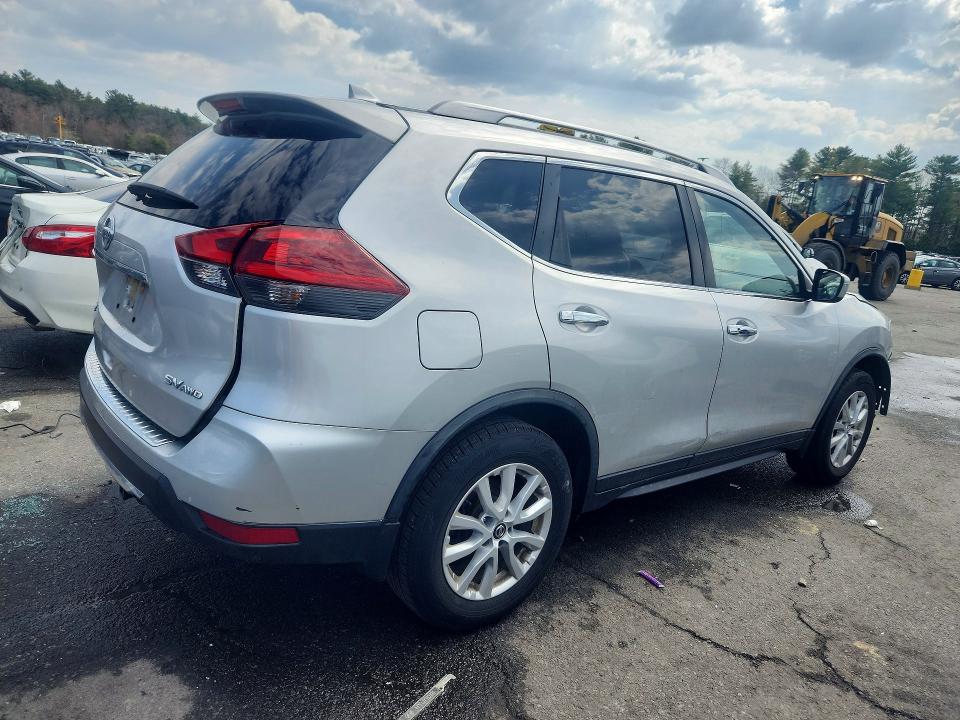 47223556 :رقم المزاد ، JN8AT2MV4JW345662 vin ، 2018 Nissan Rogue مزاد بيع