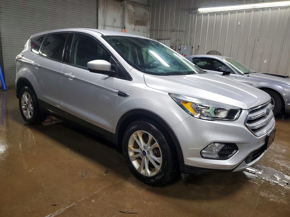 2017 Ford Escape მანქანა იყიდება აუქციონზე, vin: 1FMCU0GD3HUB13144, აუქციონის ნომერი: 79804975