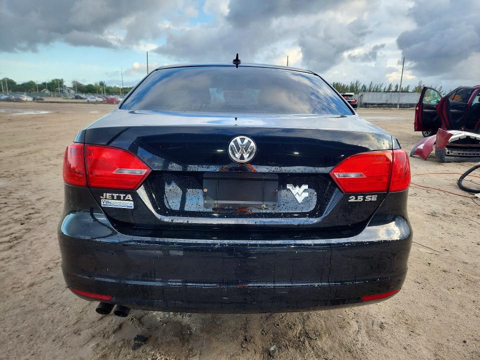 41868916 :رقم المزاد ، 3VWDP7AJ6DM284702 vin ، 2013 Volkswagen Jetta مزاد بيع