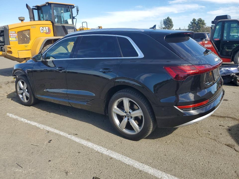 2019 Audi E-tron მანქანა იყიდება აუქციონზე, vin: WA1LABGE3KB016671, აუქციონის ნომერი: 48142156