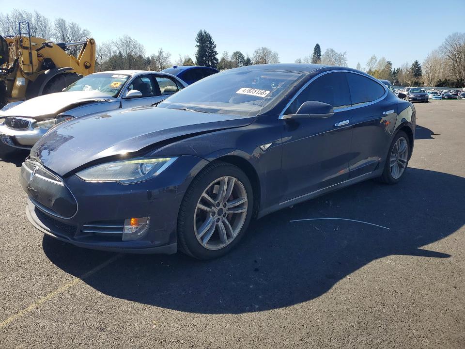 Продажа на аукционе авто 2014 Tesla Model S, vin: 5YJSA1S13EFP51202, номер лота: 47623156