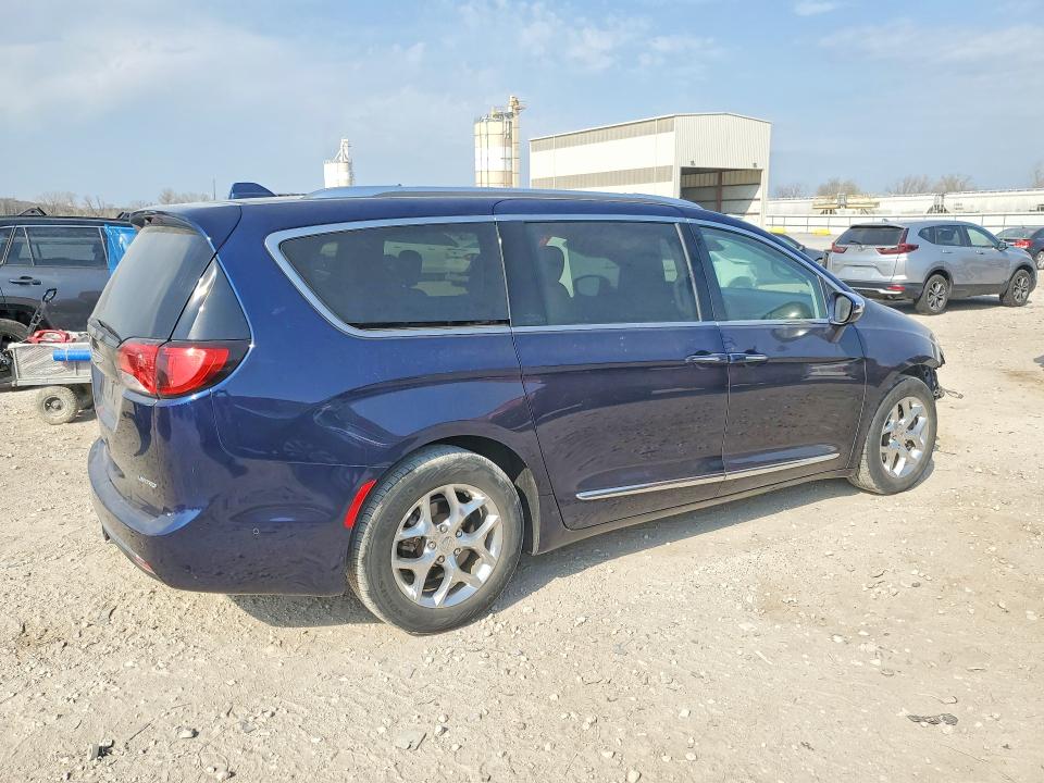 Продаж на аукціоні авто 2017 Chrysler Pacifica, vin: 2C4RC1GGXHR543834, номер лоту: 48147866