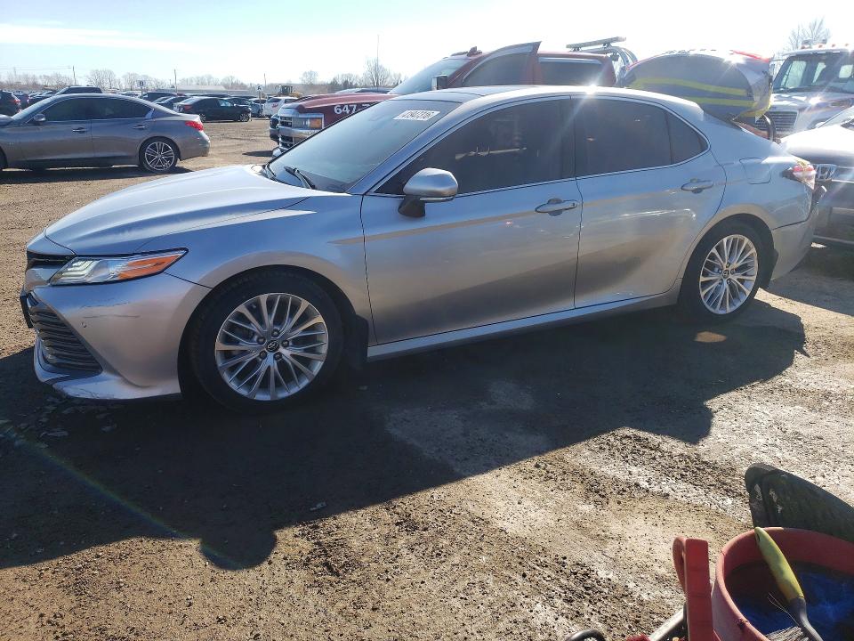 2018 Toyota Camry მანქანა იყიდება აუქციონზე, vin: 4T1B11HK6JU500526, აუქციონის ნომერი: 41947316