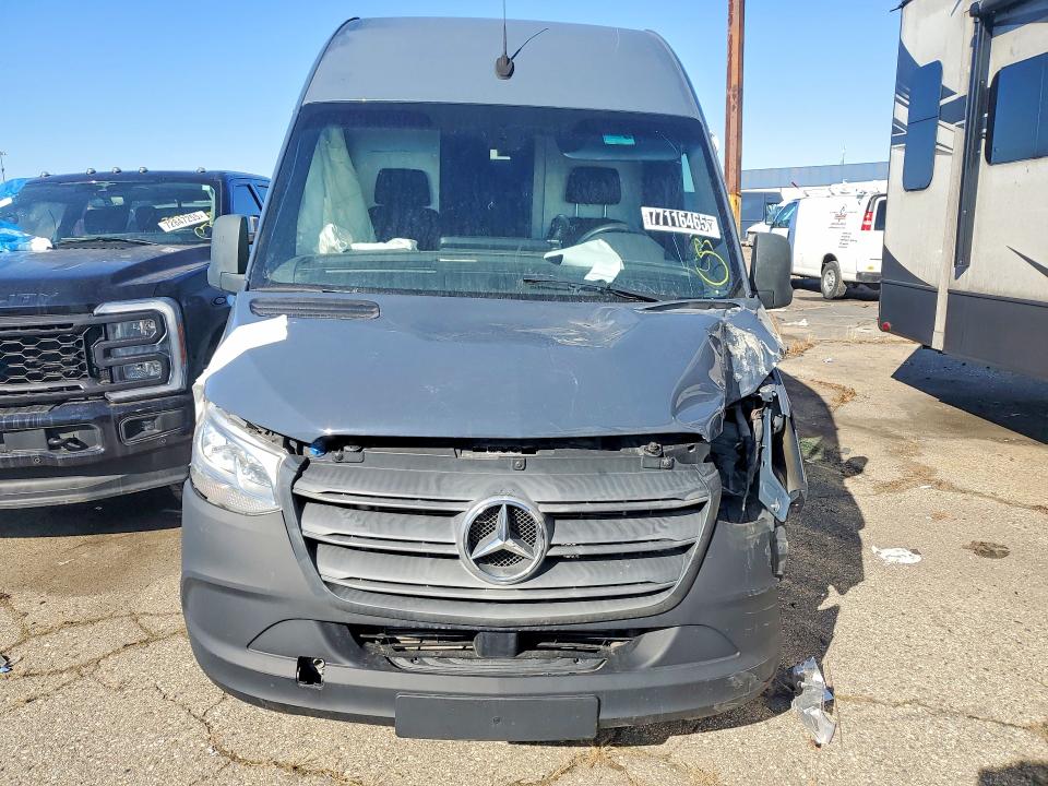 77116465 :رقم المزاد ، WD4PF0CD3KP092510 vin ، 2019 Mercedes-benz Sprinter مزاد بيع