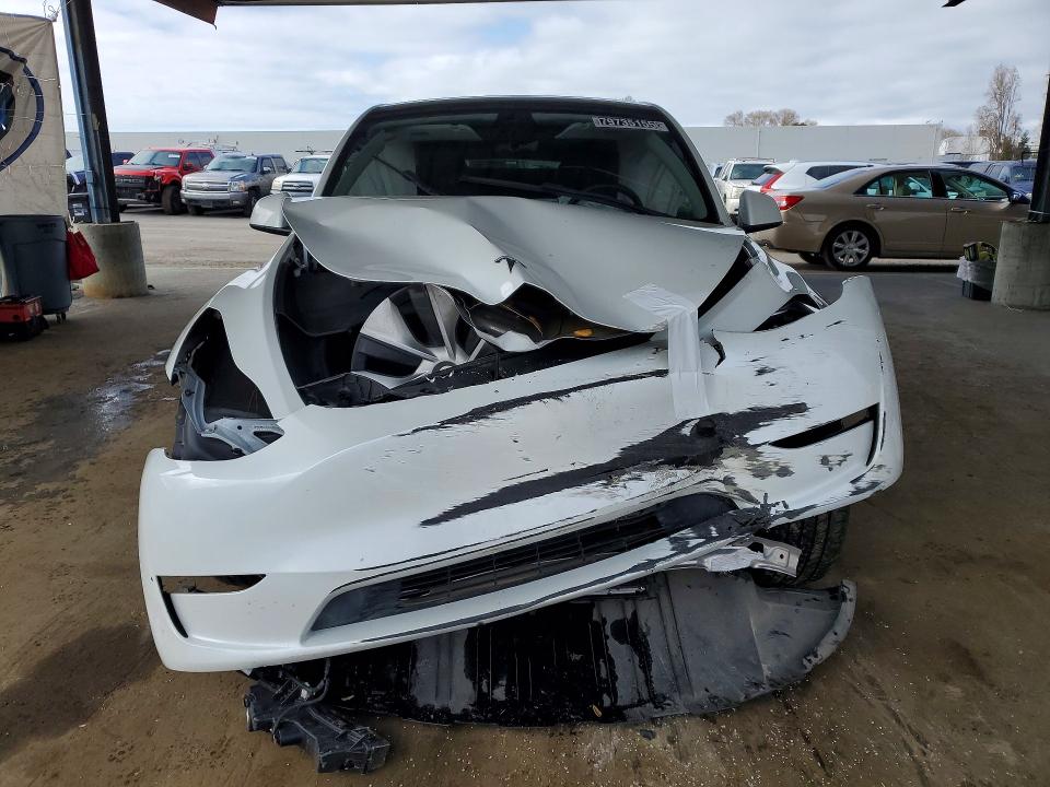 Продажа на аукционе авто 2023 Tesla Model Y, vin: 7SAYGDEEXPF638958, номер лота: 79735155