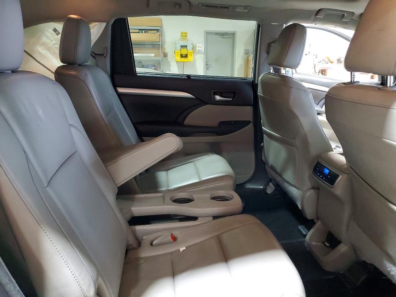 46449026 :رقم المزاد ، 5TDJZRFH2JS812300 vin ، 2018 Toyota Highlander مزاد بيع