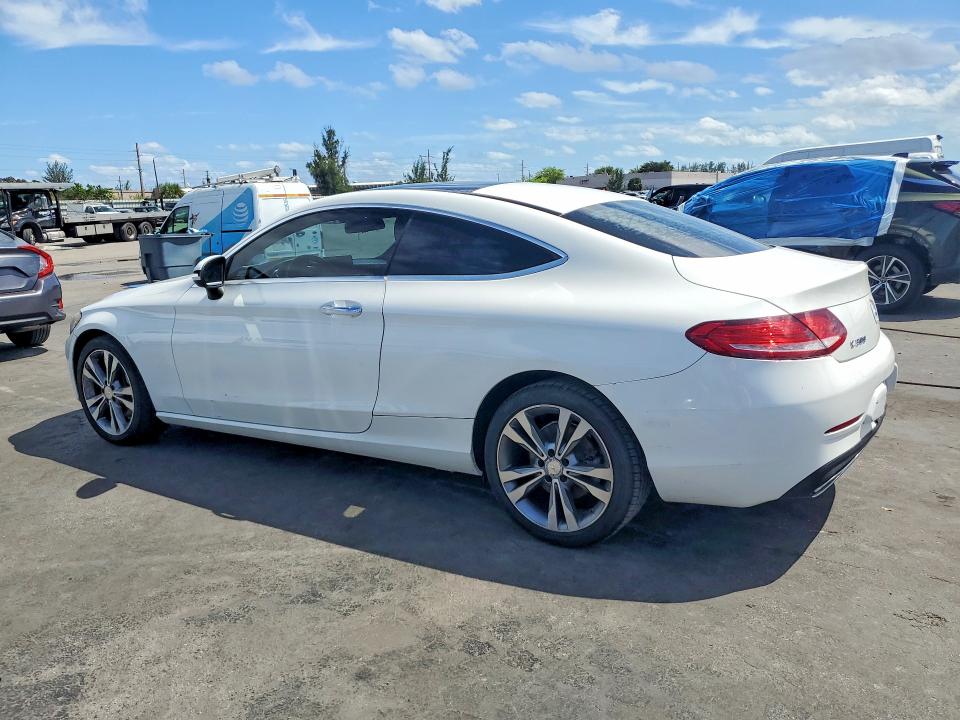 45952456 :رقم المزاد ، WDDWJ4KB6HF388850 vin ، 2017 Mercedes-benz C مزاد بيع