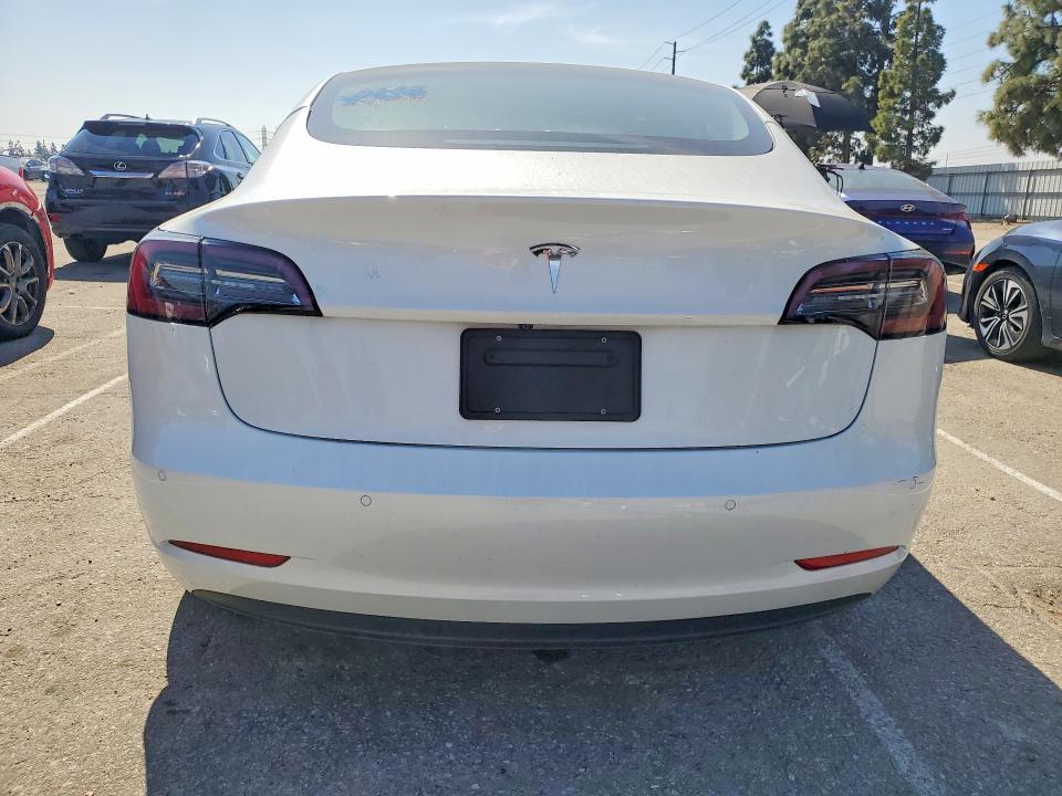 79483585 :رقم المزاد ، 5YJ3E1EBXNF222326 vin ، 2022 Tesla Model 3 مزاد بيع
