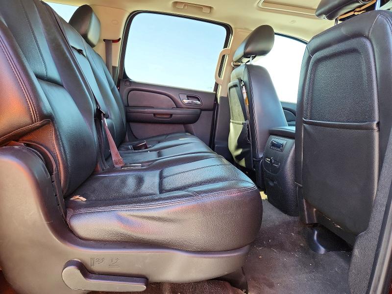 46694326 :رقم المزاد ، 1GNSKJE77DR205807 vin ، 2013 Chevrolet Suburban مزاد بيع