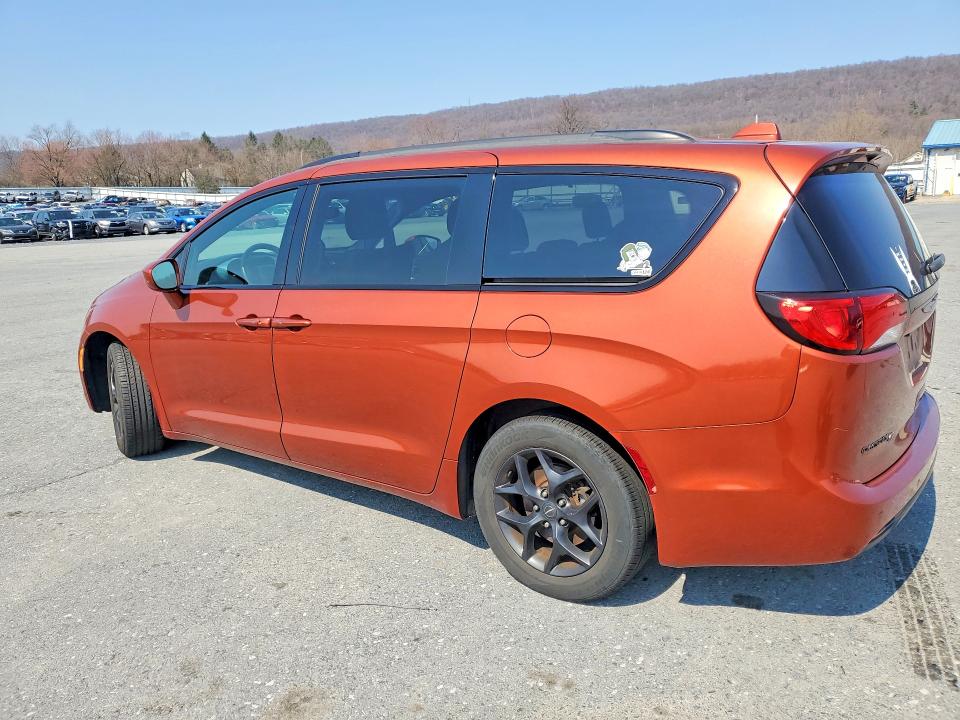 47370986 :رقم المزاد ، 2C4RC1EG7JR309563 vin ، 2018 Chrysler Pacifica مزاد بيع