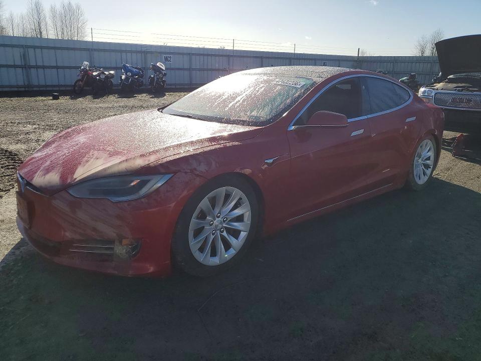 47432266 :رقم المزاد ، 5YJSA1E2XJF292393 vin ، 2018 Tesla Model S مزاد بيع