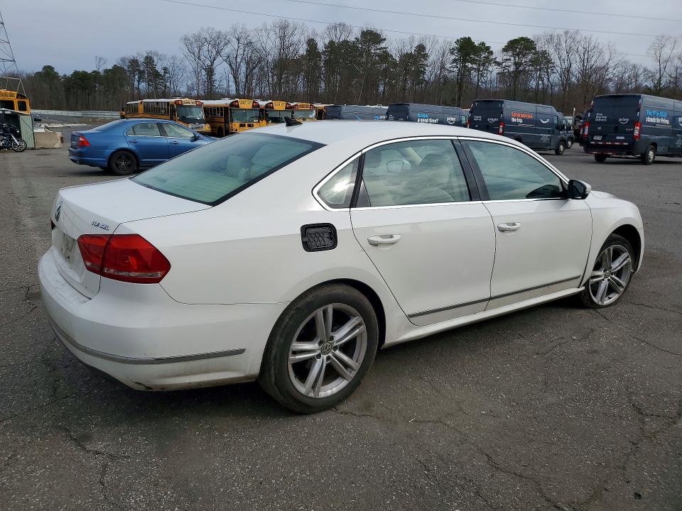 2013 Volkswagen Passat მანქანა იყიდება აუქციონზე, vin: 1VWCN7A3XDC146567, აუქციონის ნომერი: 46636386