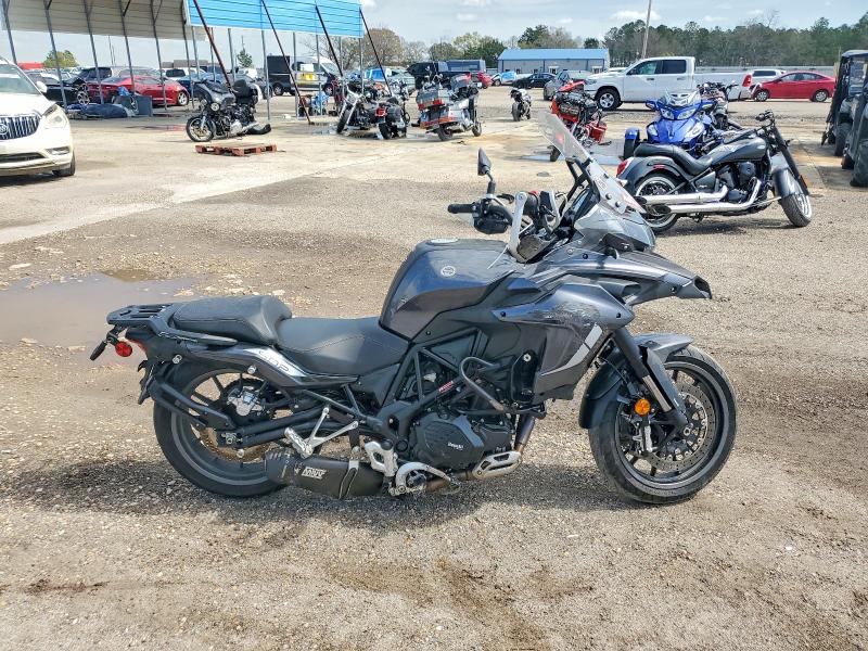 41922266 :رقم المزاد ، LBBPHF058NBD49843 vin ، 2022 Benelli Trk Series مزاد بيع