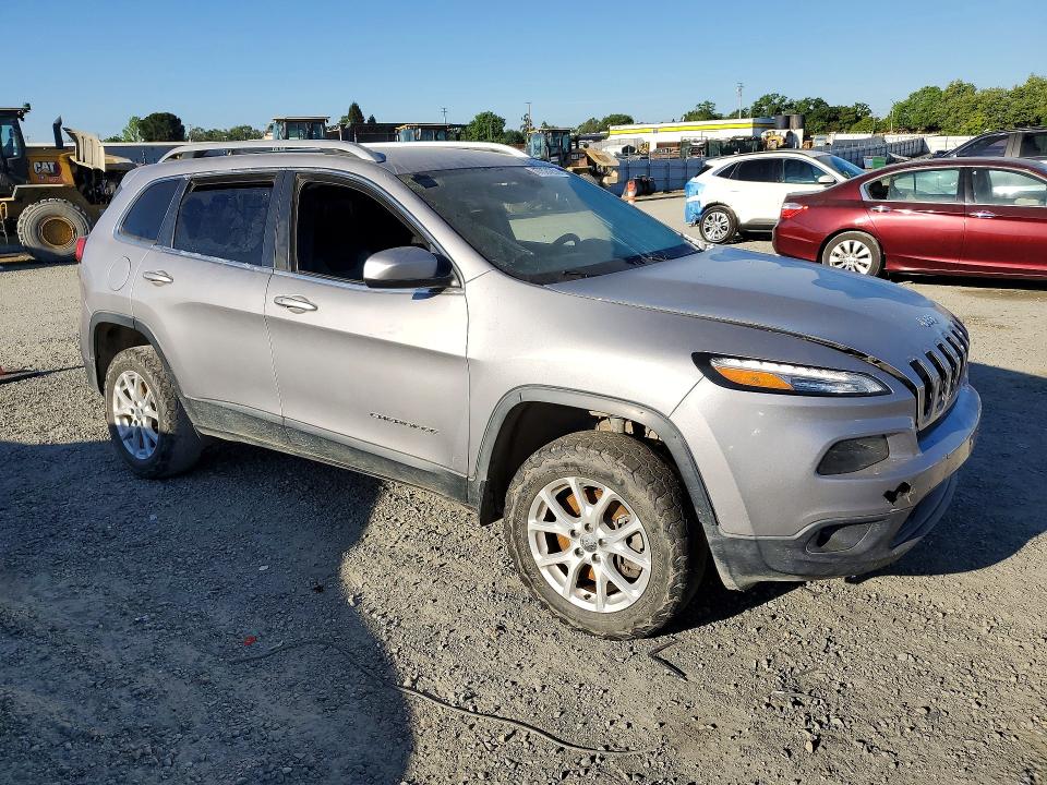 47824266 :رقم المزاد ، 1C4PJMLBXJD543608 vin ، 2018 Jeep Cherokee مزاد بيع