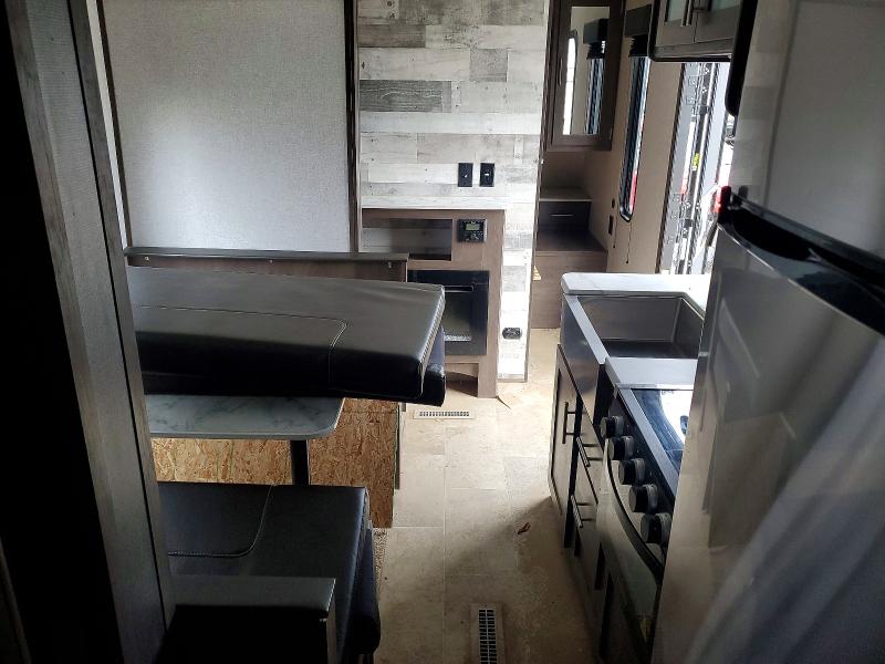 46278356 :رقم المزاد ، 4YDT30023MH940142 vin ، 2021 Keystone Rv Coleman مزاد بيع