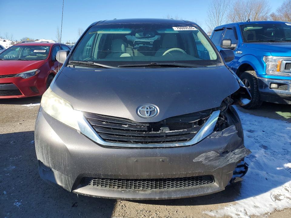 2012 Toyota Sienna მანქანა იყიდება აუქციონზე, vin: 5TDKK3DC7CS242827, აუქციონის ნომერი: 76669555